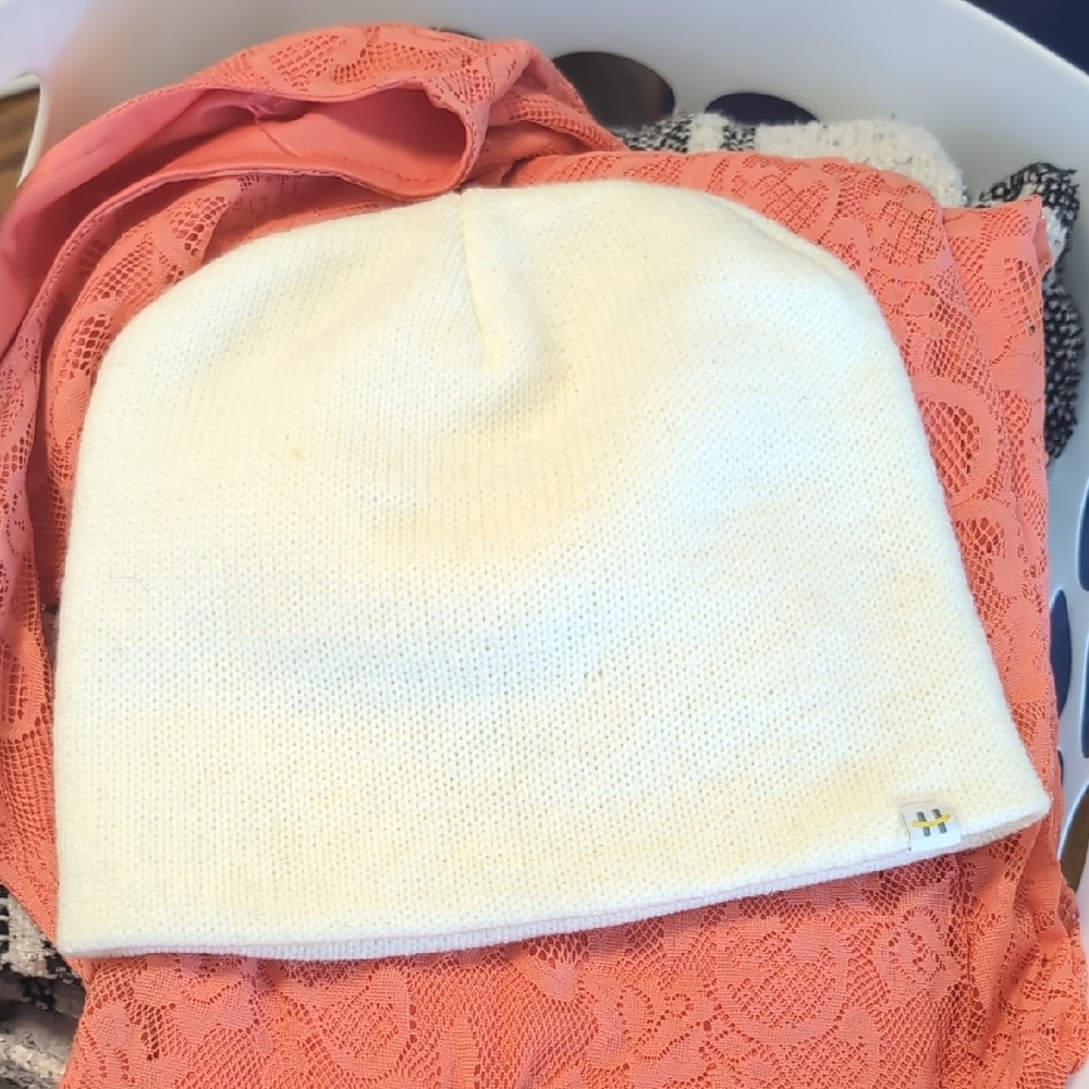 Hot Paws Cream White Beanie Stocking Cap with FLAW One Size